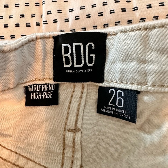 BDG Urban Outfitters 26 Cream Distressed Cut Off GF High-Rise Short #1708 - Picture 5 of 8